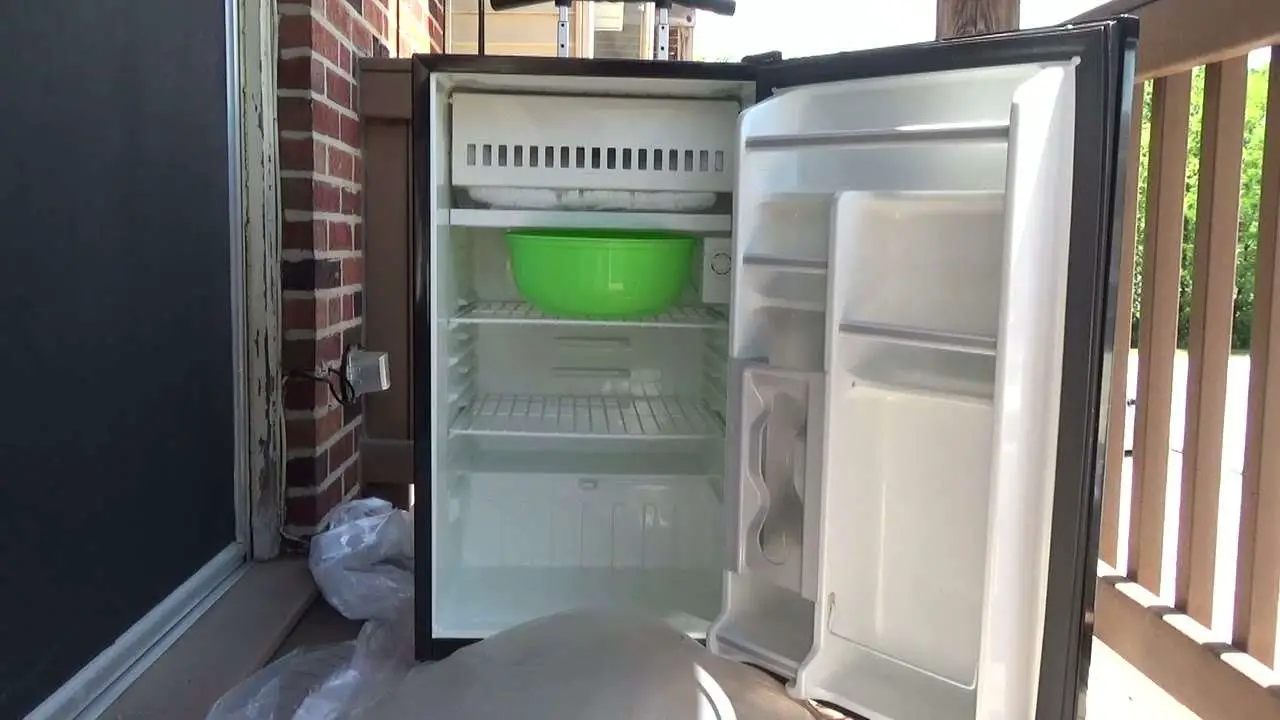 frost-build-up-on-back-wall-of-refrigerator-and-not-cooling-samsung